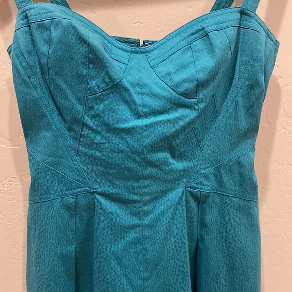 Dress - Picture 3 of 6